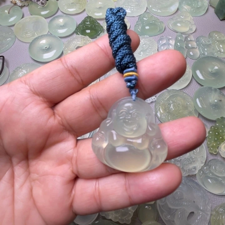 岫玉吊坠(赠链)未镶嵌萝****人