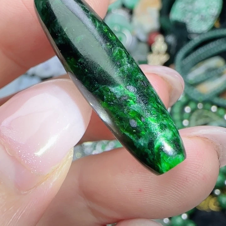 翡翠未镶嵌颈饰天然A货70