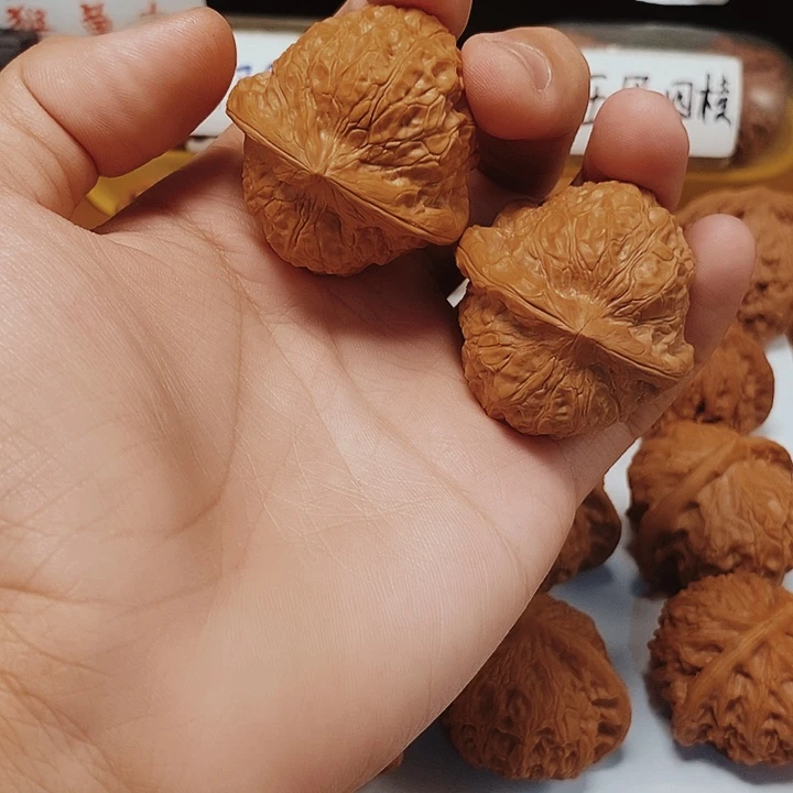 博***渊文玩核桃把件南瓜墩