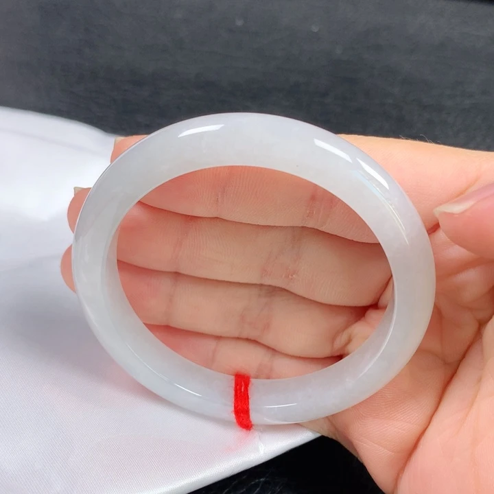 翡翠未镶嵌手镯