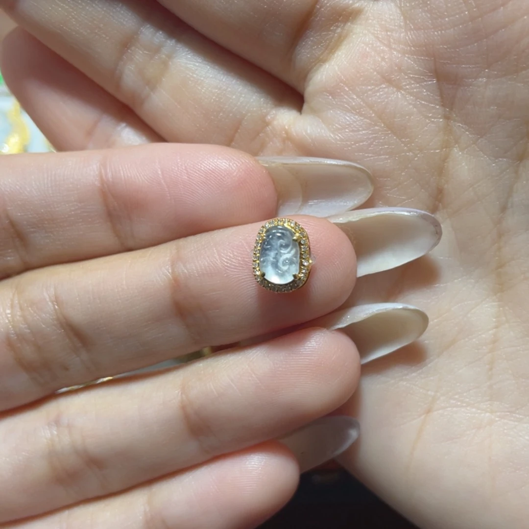 【闪购商品】颈饰18K金镶嵌翡翠