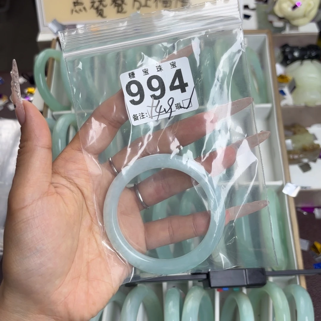 未镶嵌蛇纹石玉手镯莓****-
