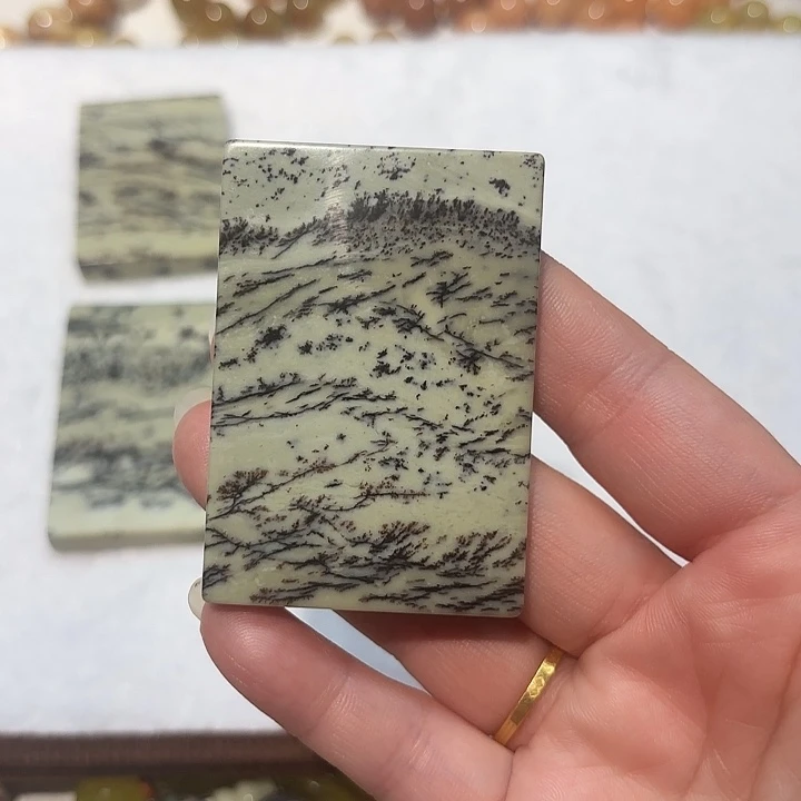 用***0蛇纹石玉未镶嵌吊坠