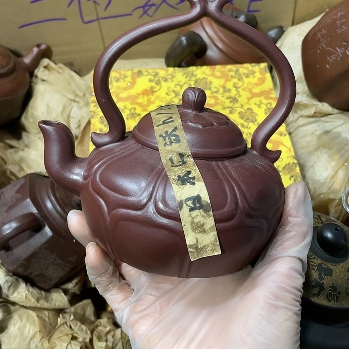 茶壶紫砂原矿泥，手工制作一把紫砂壶。