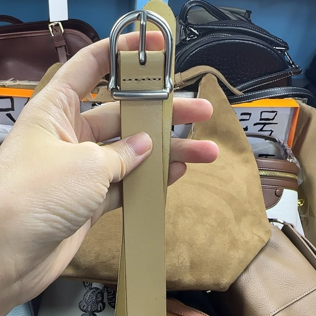 头层牛皮小牛皮小牛皮（革）黄牛皮（革）