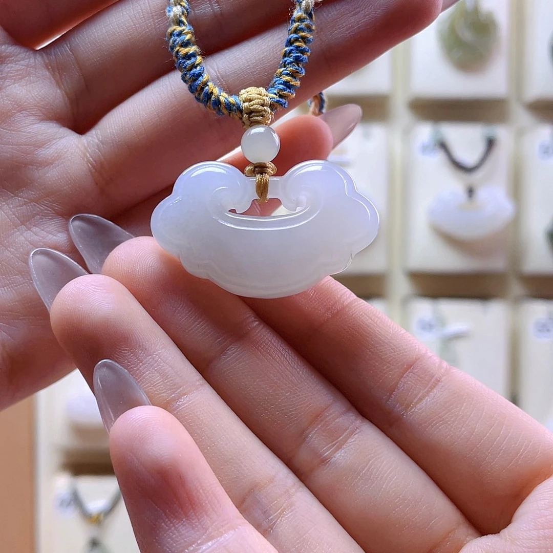 和田玉吊坠(赠链)未镶嵌洋****?