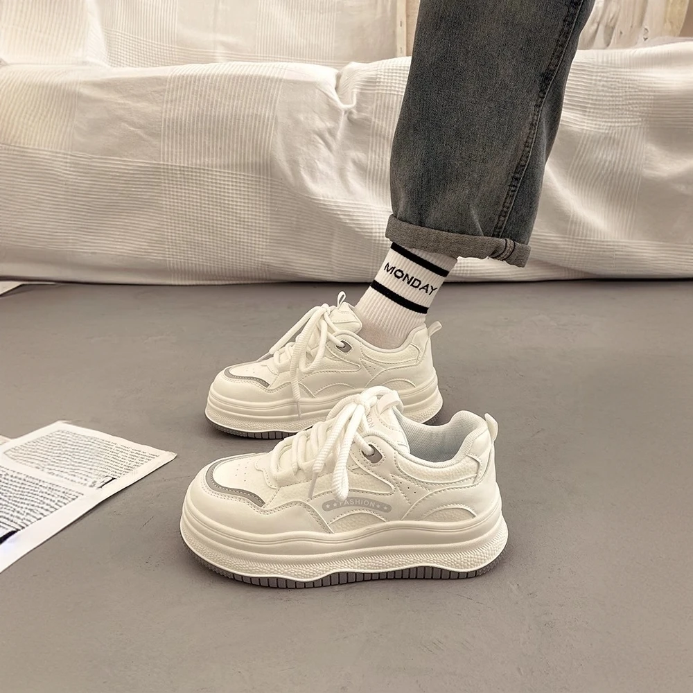高级感百搭厚底小白鞋女爆款板鞋2025超火新款春秋韩系休闲运动鞋