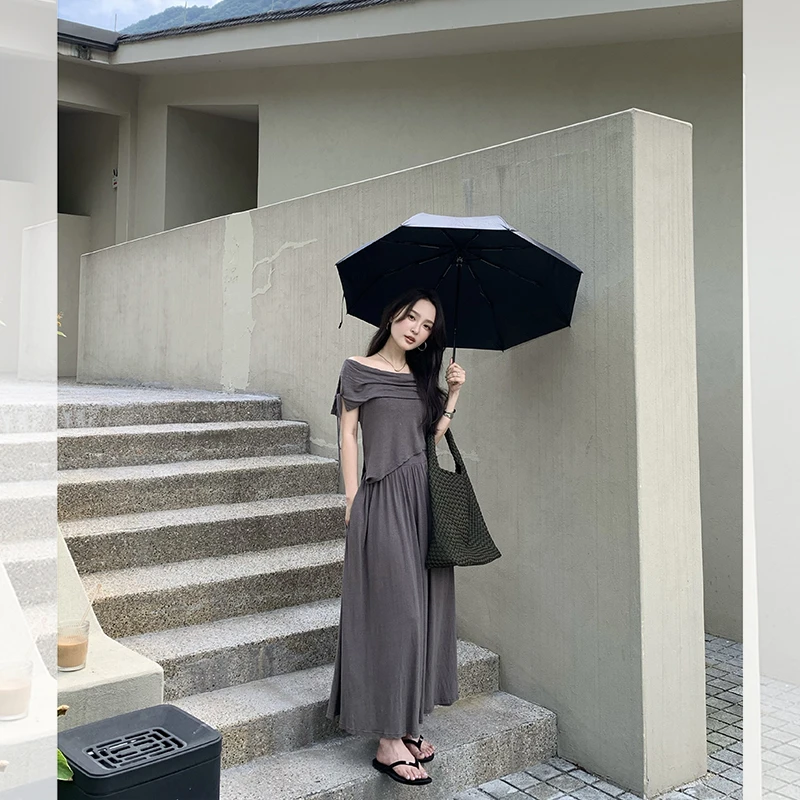 yumomo 缪斯姐姐 纸片人look针织套装 一字肩上衣/半裙 QD242064