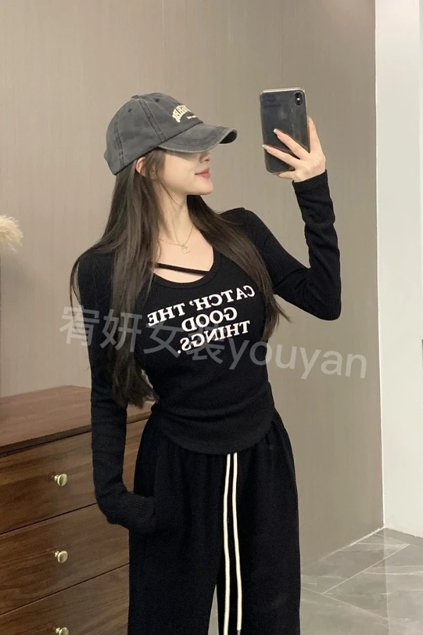 辣妹字母印花长袖u领T恤女秋季性感修身打底衫设计感小众