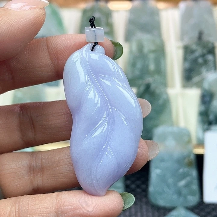 颈饰未镶嵌翡翠天然缅甸翡翠A货，紫色叶子
