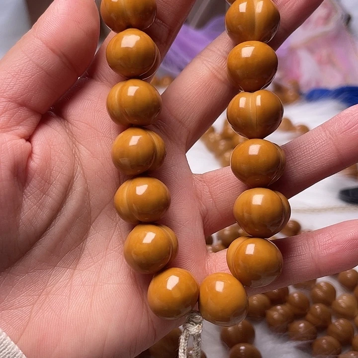 青***月猴头核桃吊坠15尺寸柯基屁桃