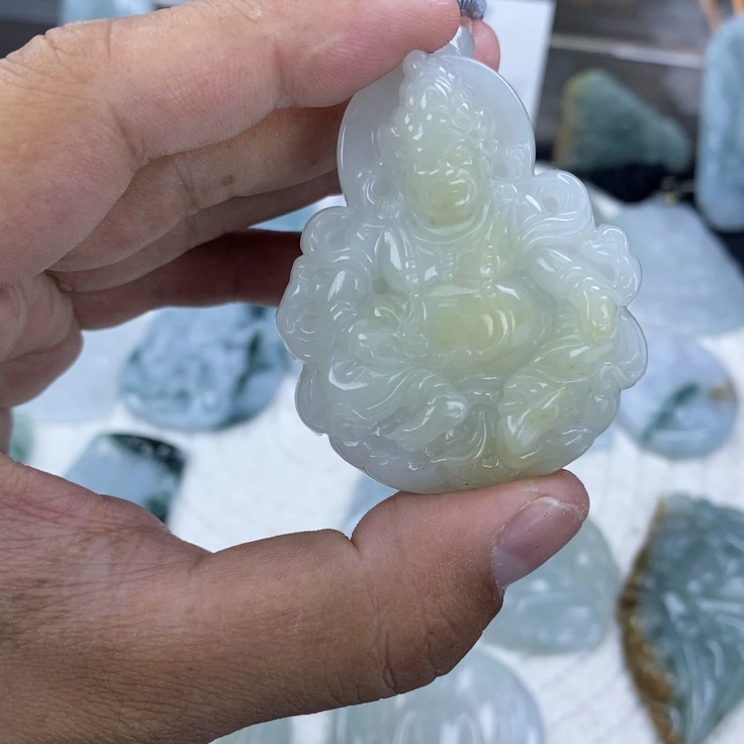 颈饰未镶嵌翡翠黄财神