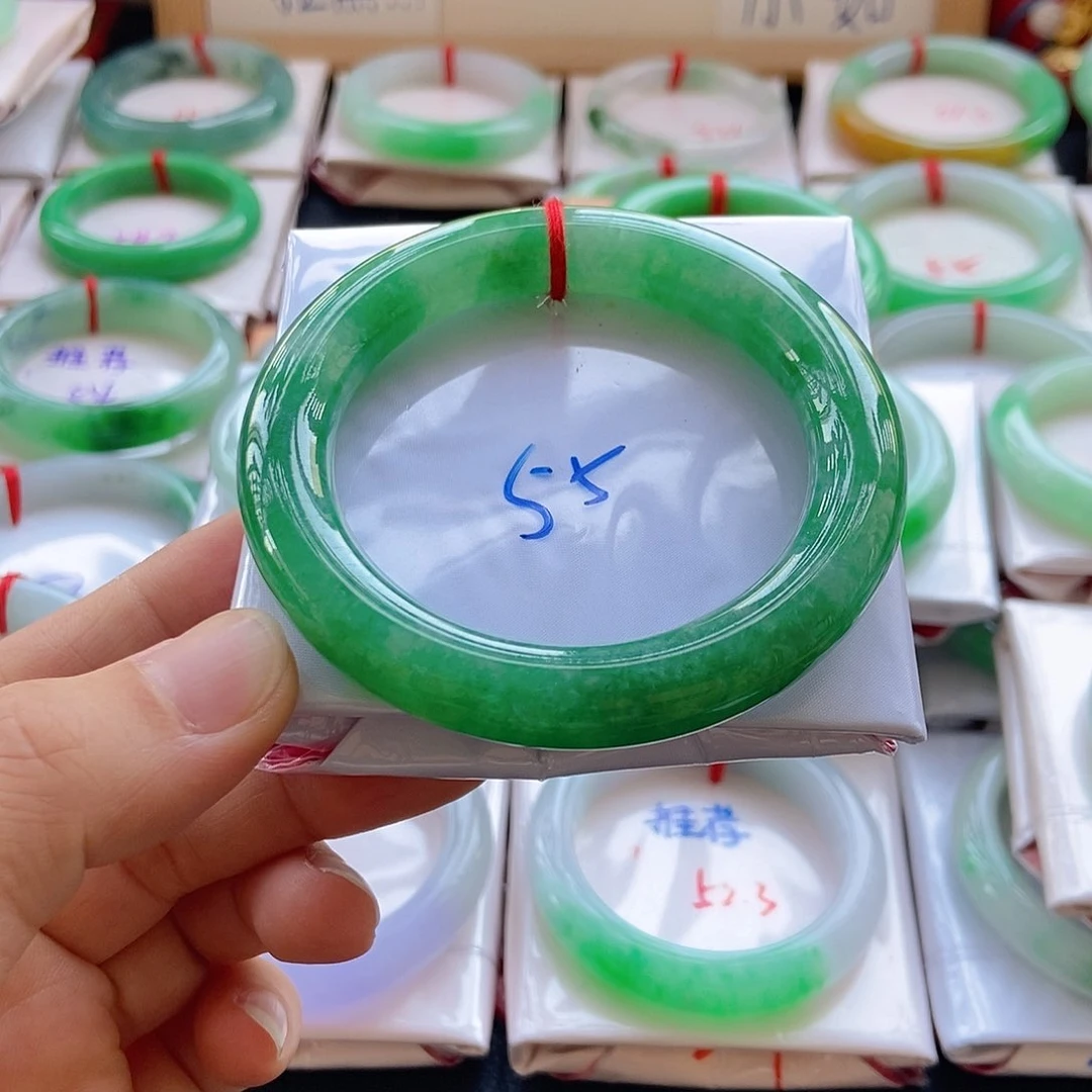 未镶嵌手镯翡翠尤*手镯分