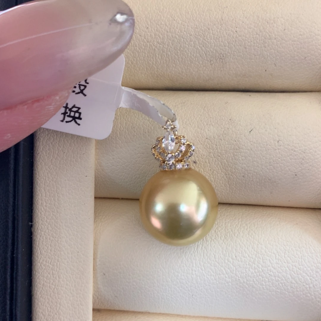 颈饰18K金镶嵌海水珍珠