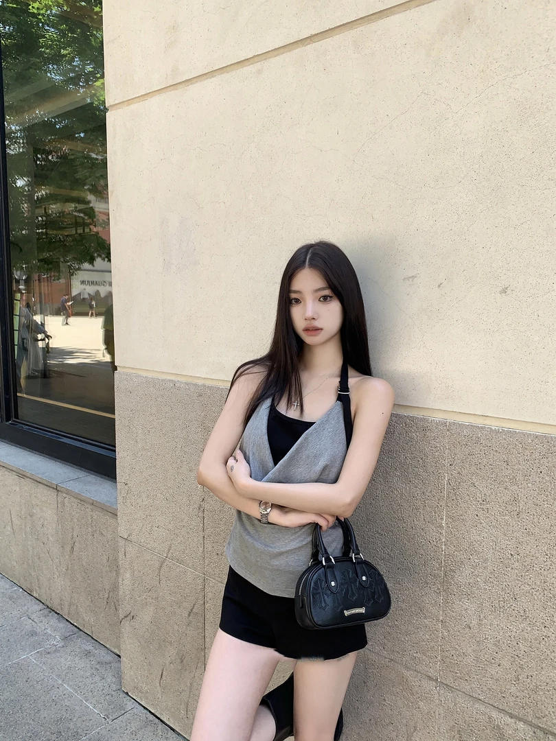 辣妹挂脖系带撞色假两件荡领无袖露背背心女2025夏季新款外穿上衣