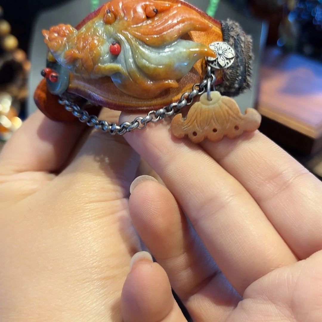 翡翠未镶嵌颈饰我^_^