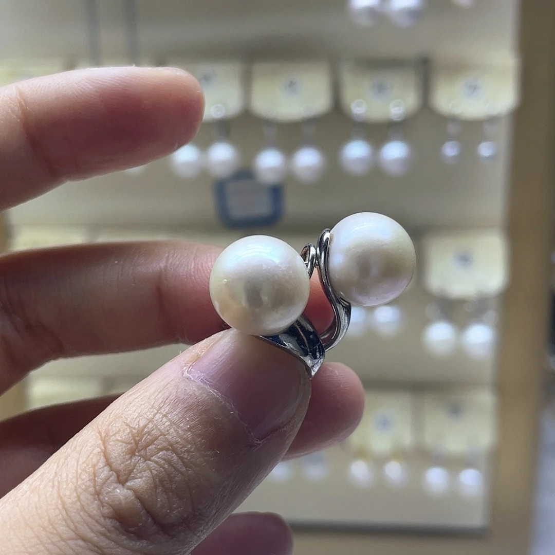 银S925镶嵌耳饰淡水珍珠