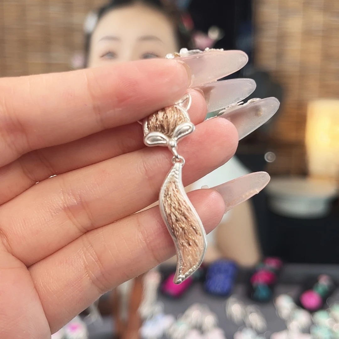 布艺合金小狐狸吊坠