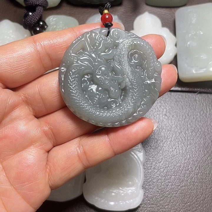 和田玉（糖玉）未镶嵌颈饰