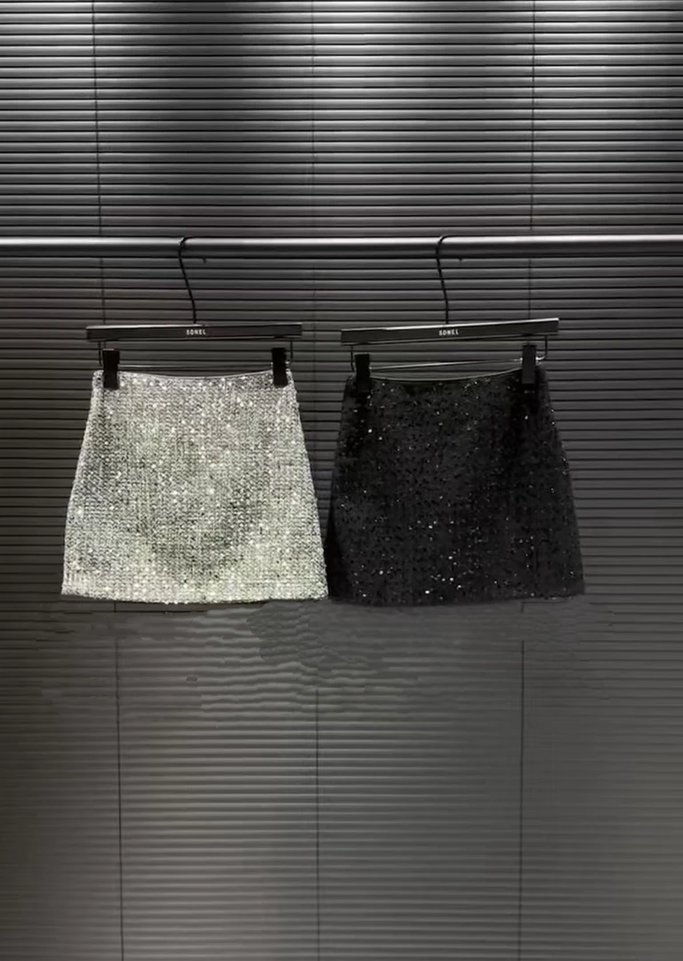 [春歌]精致亮片半裙短款纯色高级感名媛风时尚重工小香风百搭