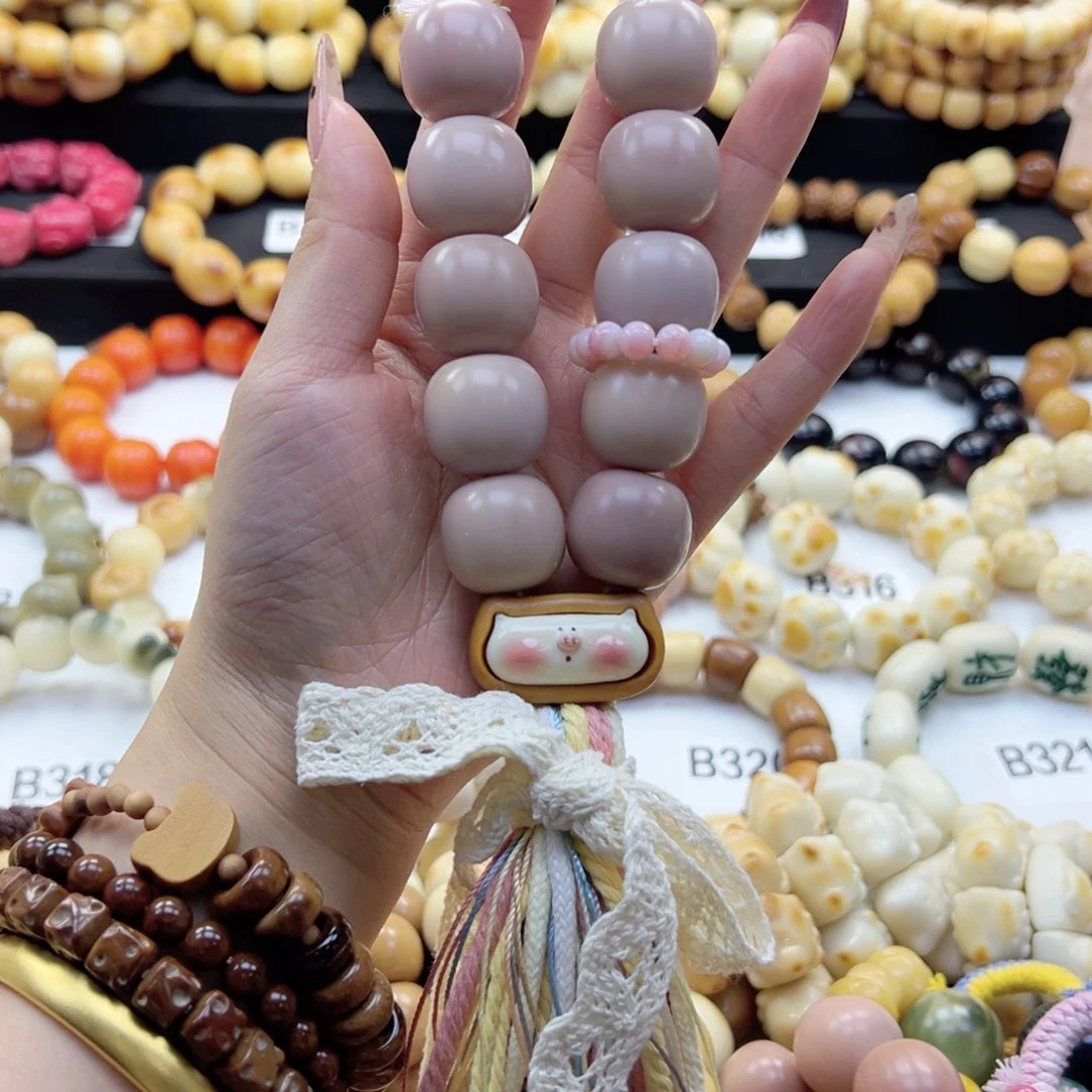 吊坠白玉菩提相****822卡干车干磨菩提手持