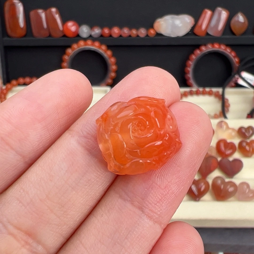 南红玛瑙未镶嵌颈饰冰橘牡丹花