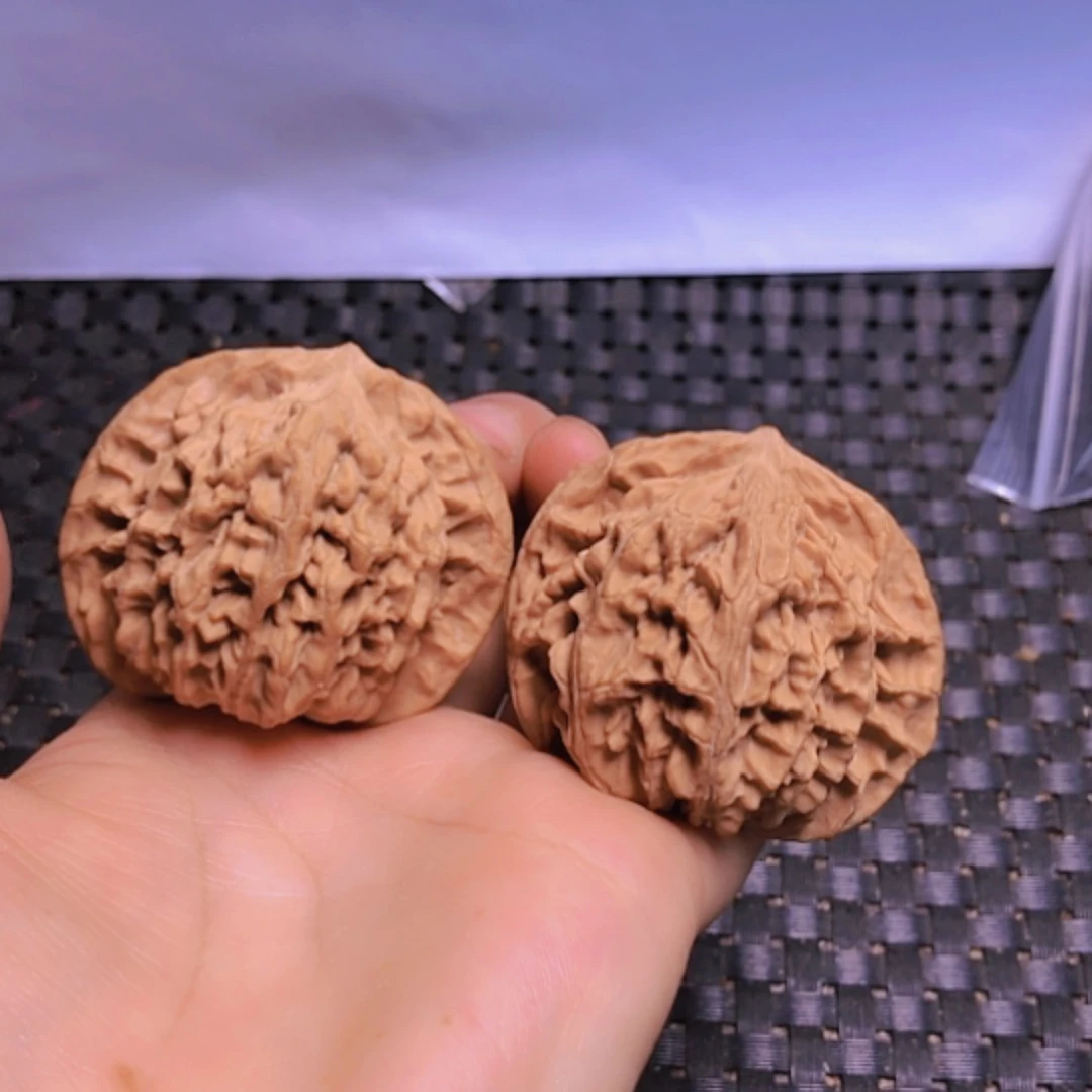 【闪购商品】核桃摆件46.5蟠龙纹有磕出油