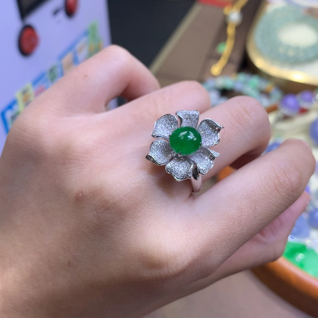 翡翠18K金镶嵌颈饰翡翠