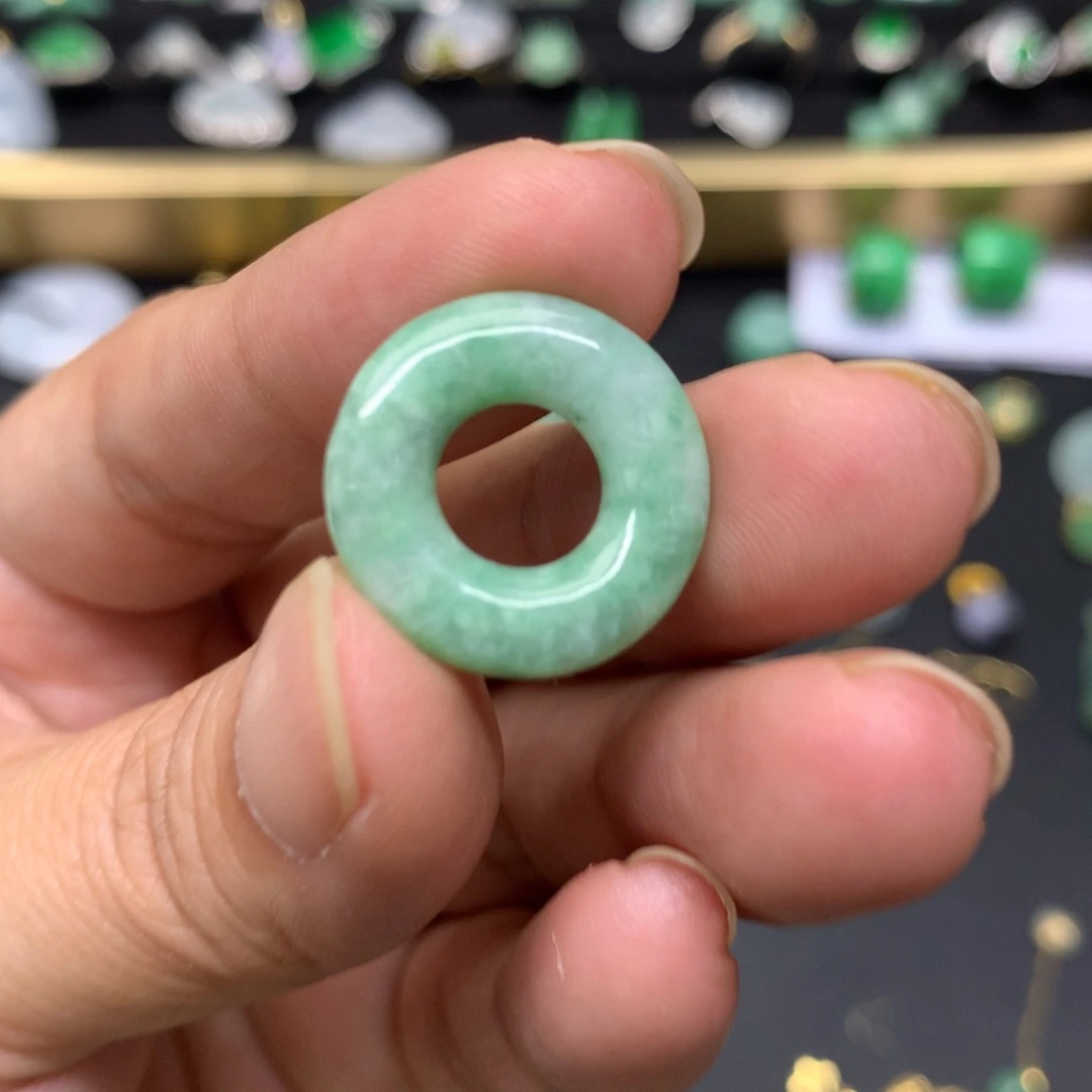 吊坠(不含链)未镶嵌翡翠有纹裂
