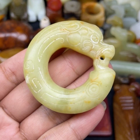 蛇纹石玉未镶嵌颈饰41