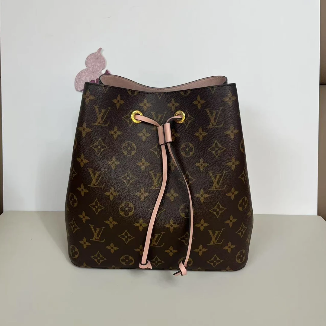 99新 LouisVuitton/路易威登 粉色水桶包 单肩包斜挎包  芯片款