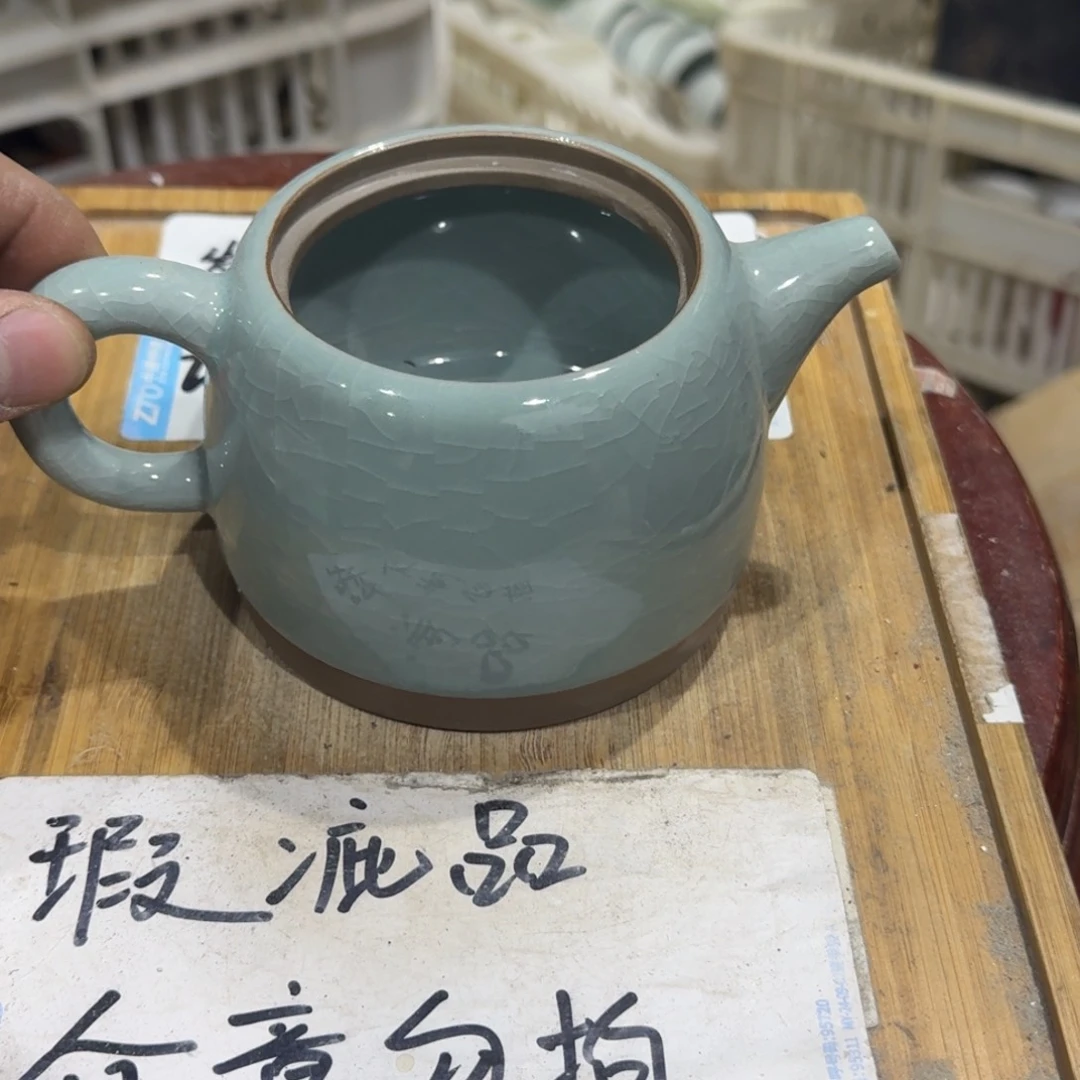 瑕疵介意勿拍陶瓷器皿A972无盖子