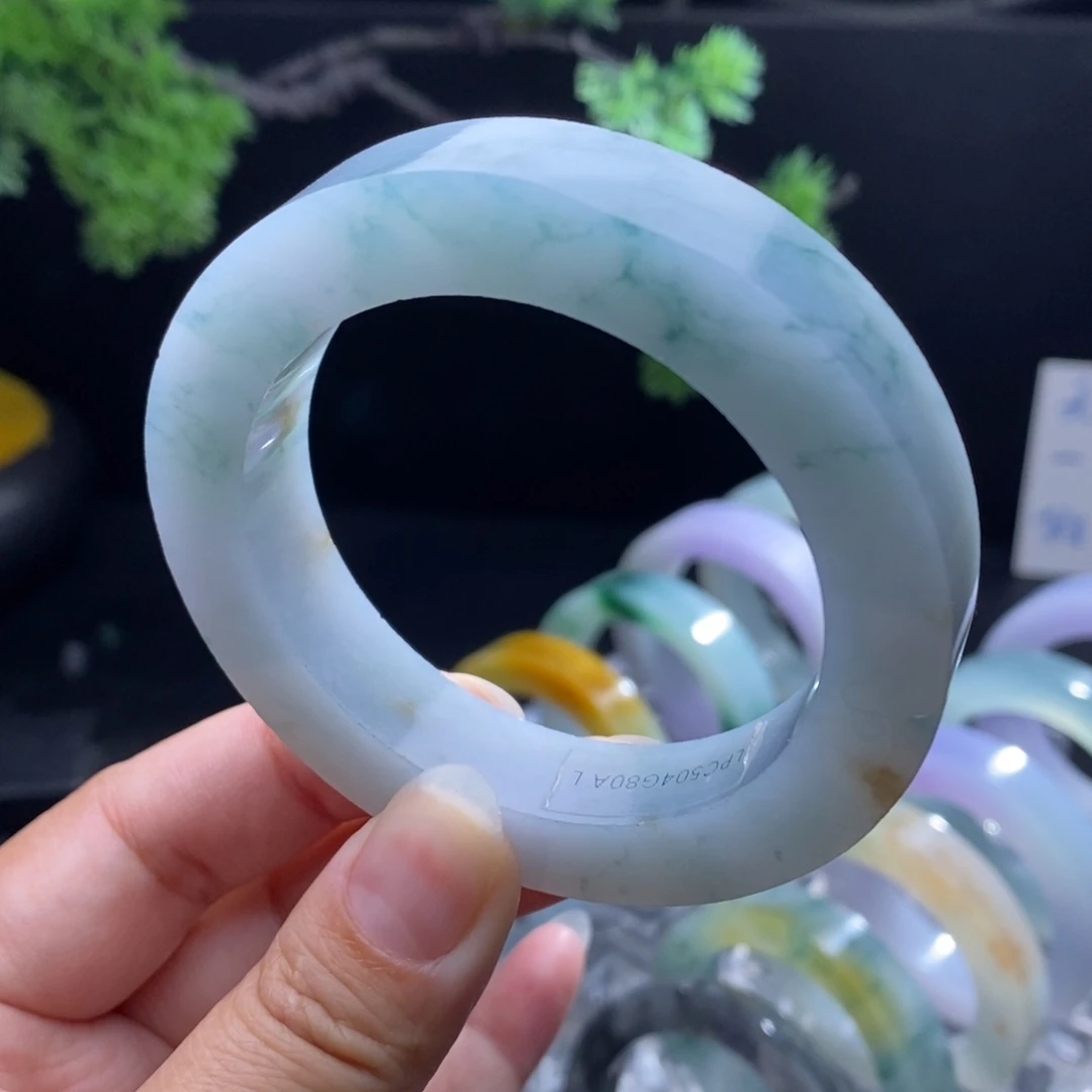 定制翡翠未镶嵌翡翠手镯