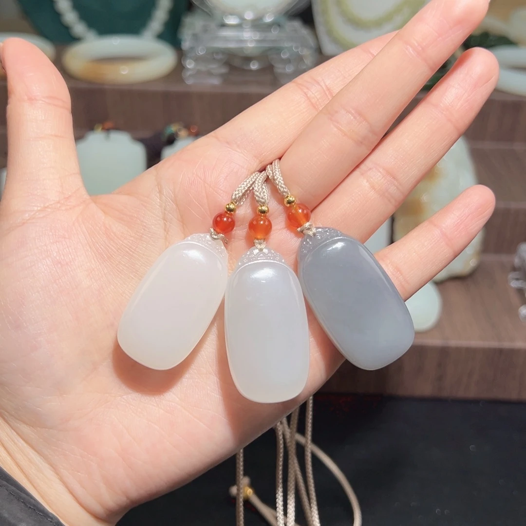 和田玉未镶嵌颈饰