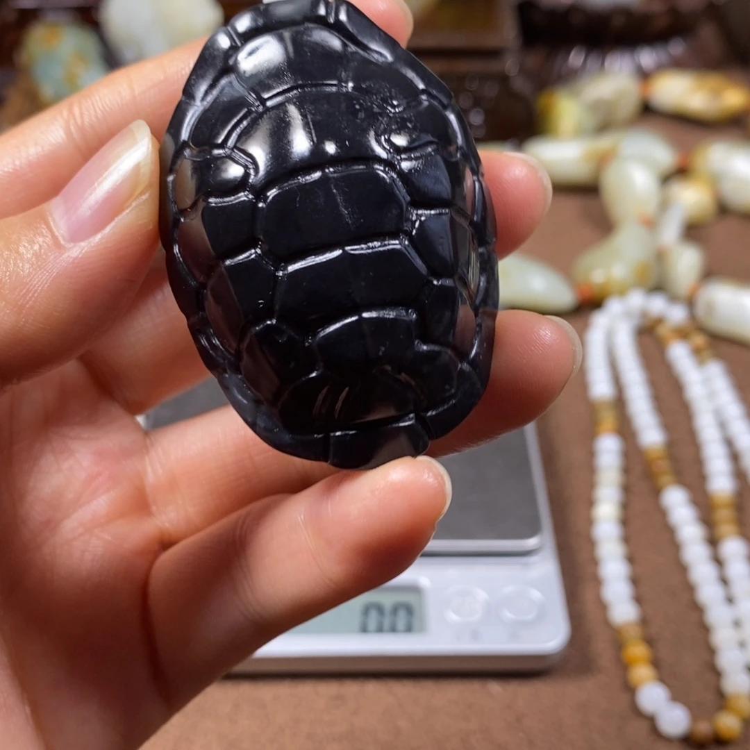 和田玉未镶嵌把件