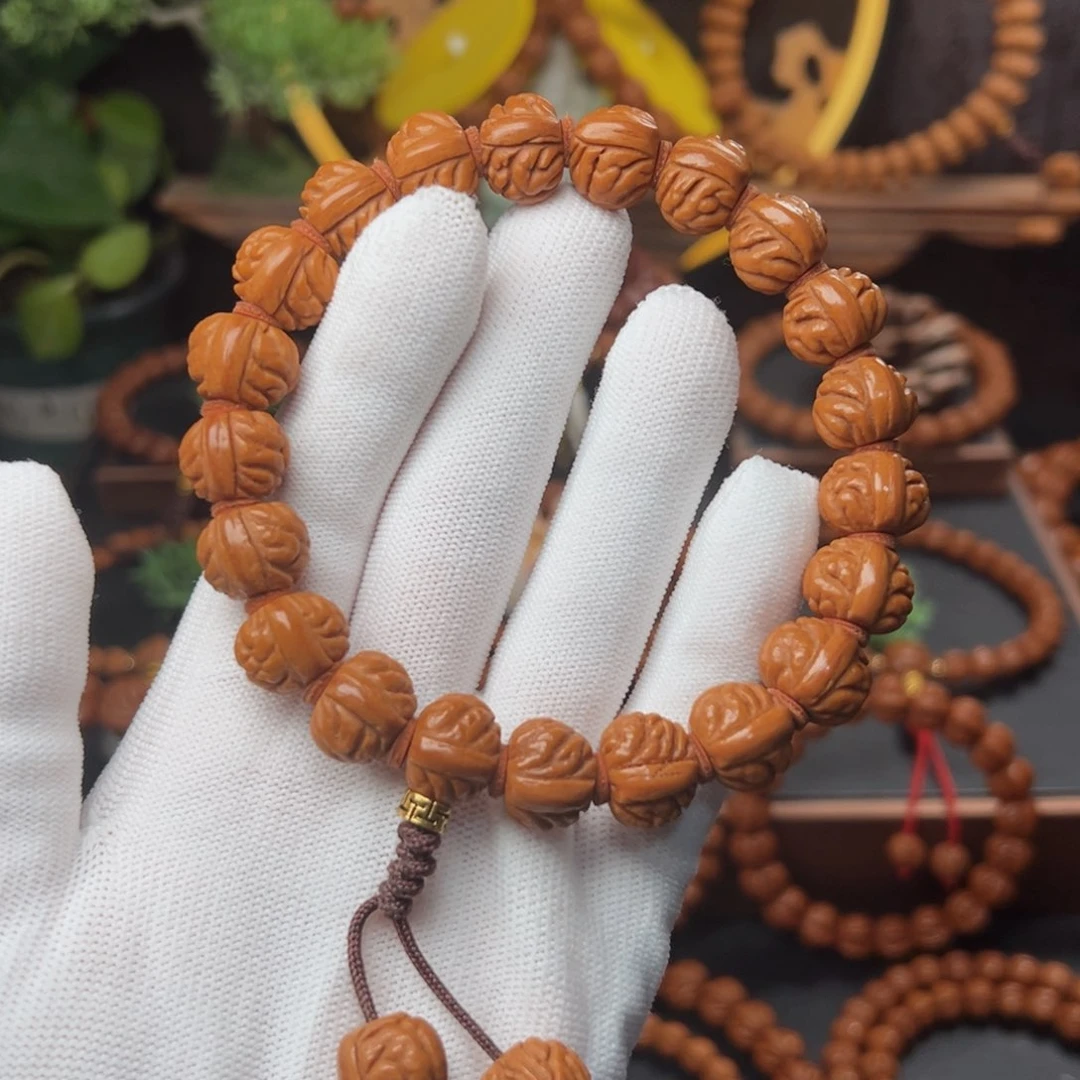 吊坠桃核1.4小金豆手持