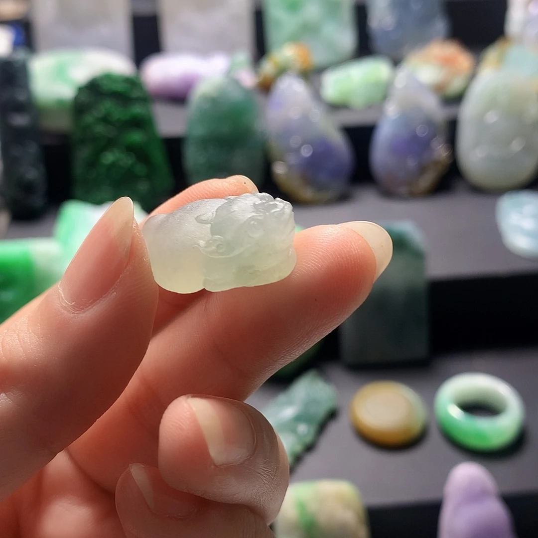 定制翡翠未镶嵌挂件