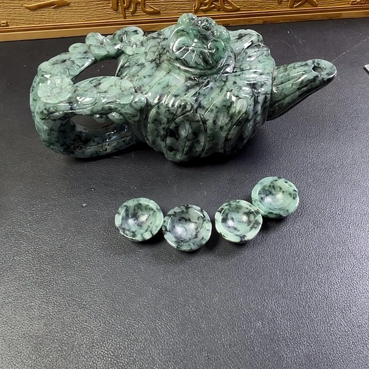 翡翠未镶嵌摆件翡翠