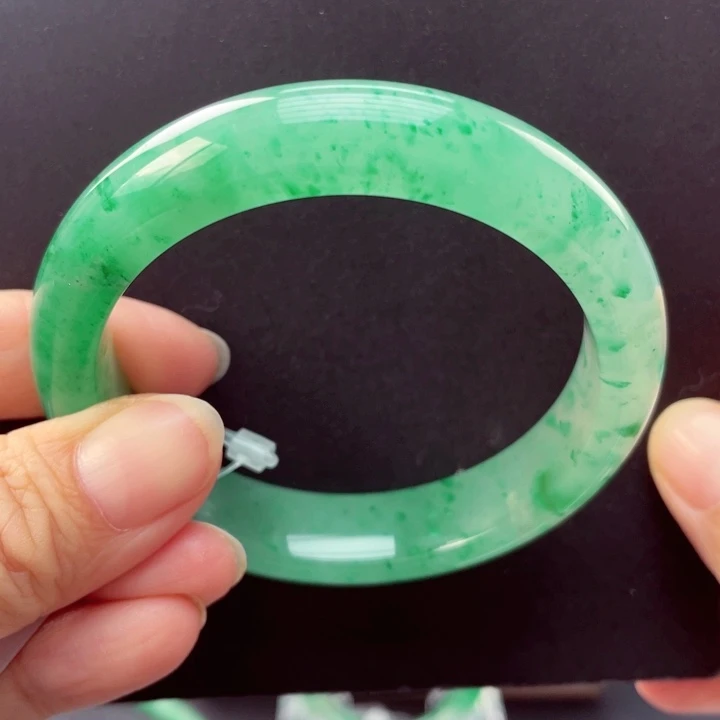 石英质玉手镯未镶嵌54-55