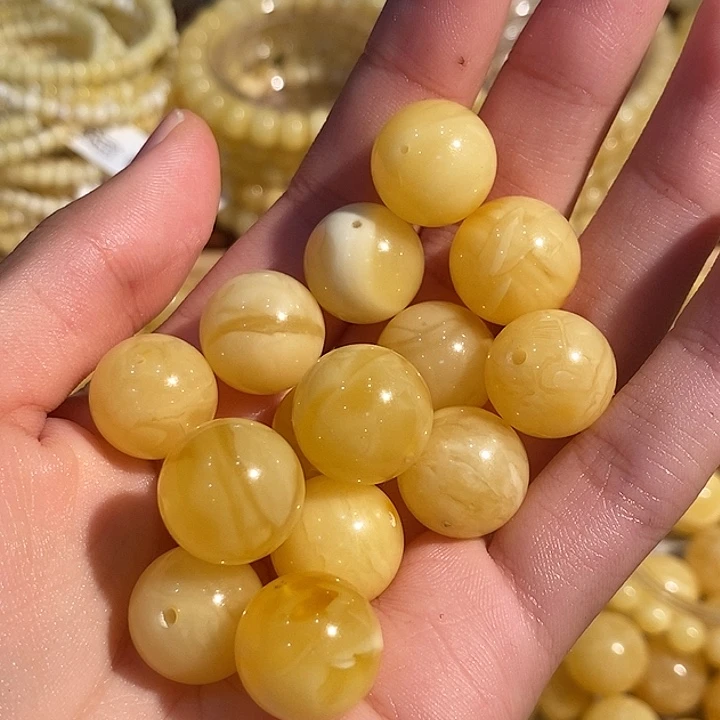 未镶嵌琥珀珠宝奇石15颗