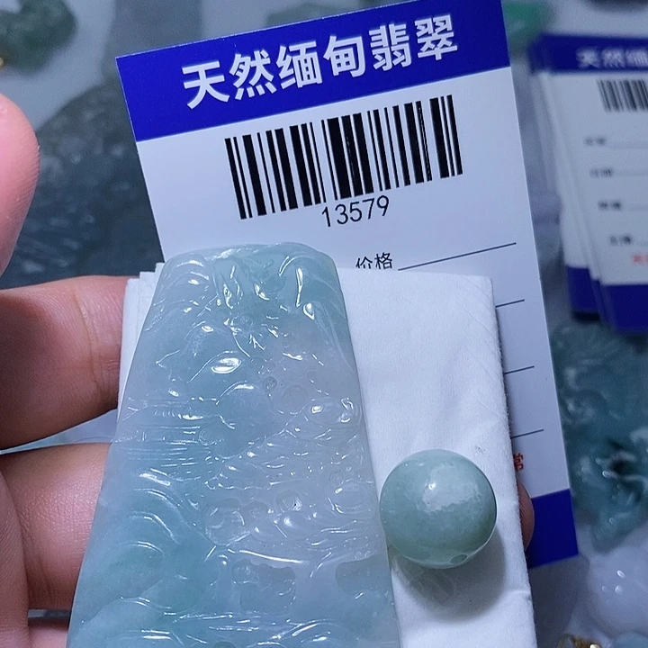 翡翠未镶嵌颈饰天光墟翡翠市场现金代购