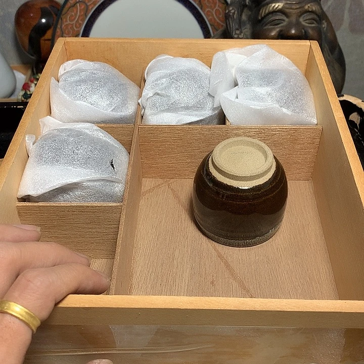 瓷片射手和狮子会一起在一家大