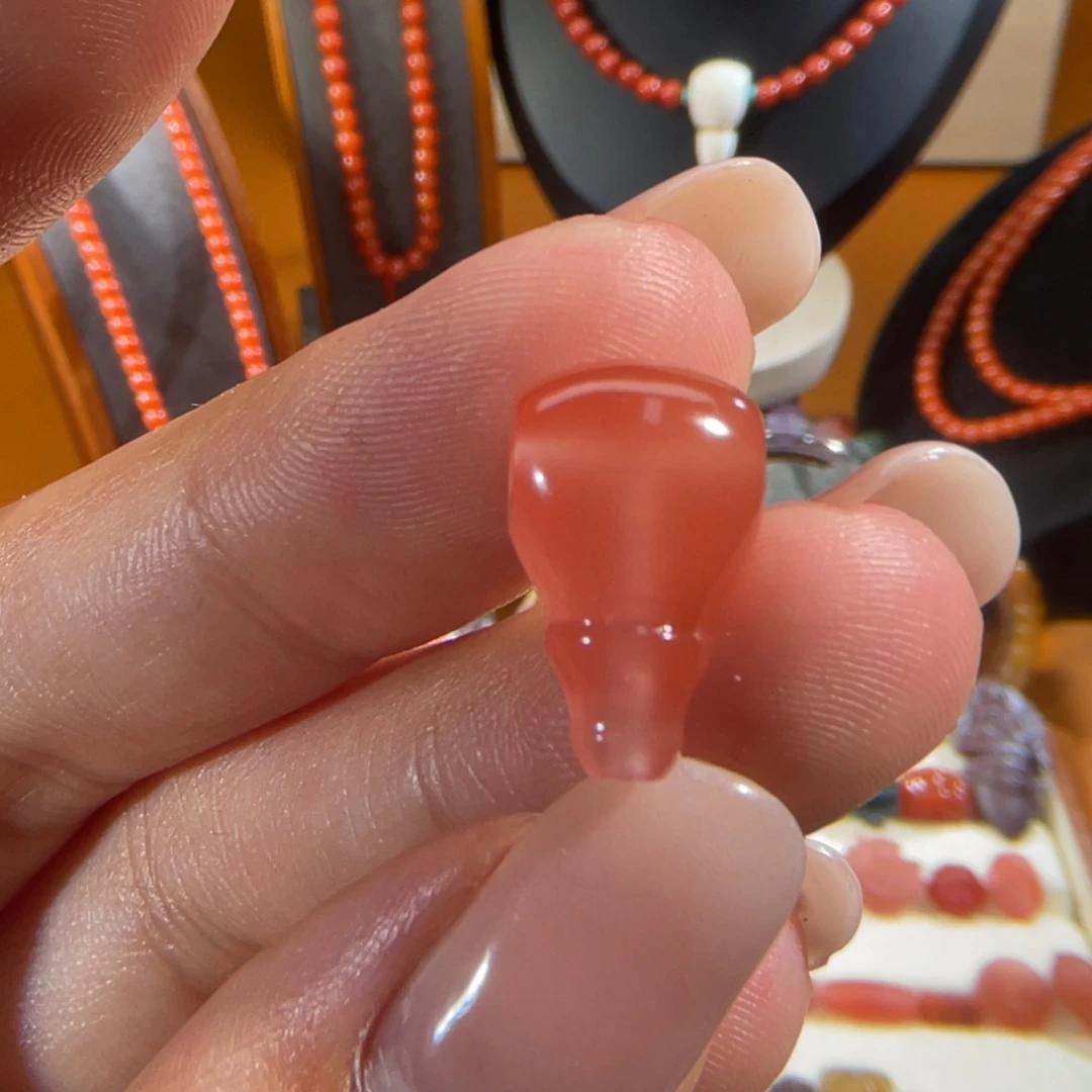 南红玛瑙三通对孔8.6mm不退换未镶嵌