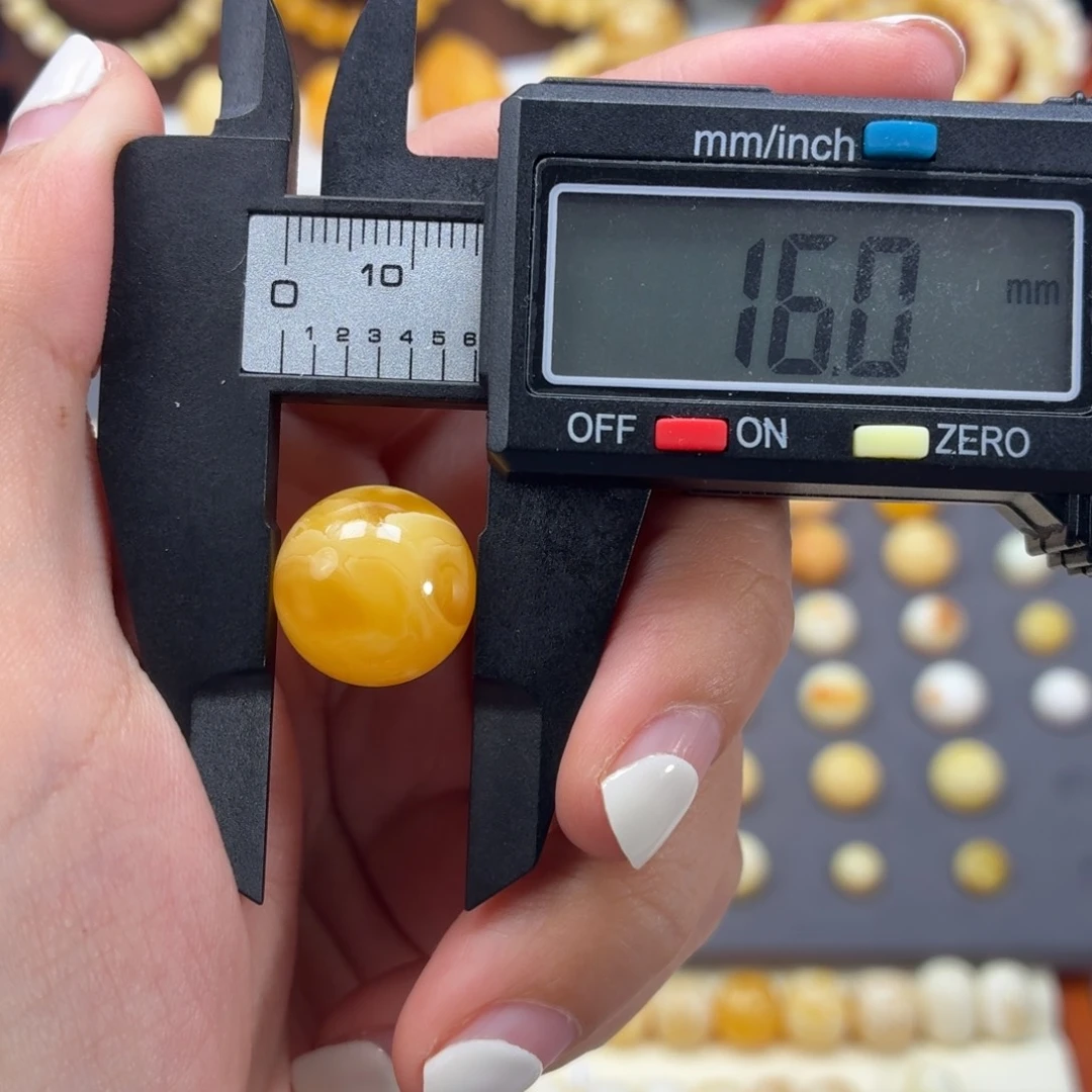 琥珀未镶嵌裸石16mm