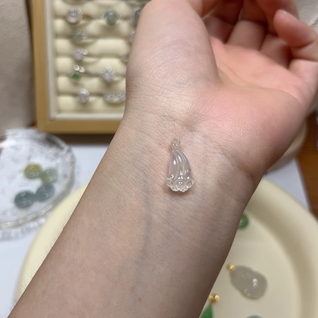 吊坠(不含链)未镶嵌翡翠白冰莲蓬
