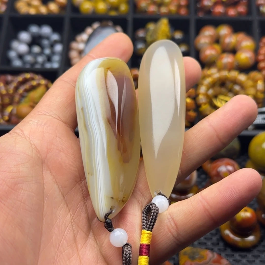 玛瑙/玉髓未镶嵌颈饰马料手把件