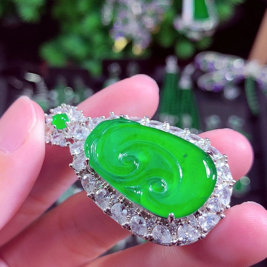 颈饰未镶嵌翡翠天然