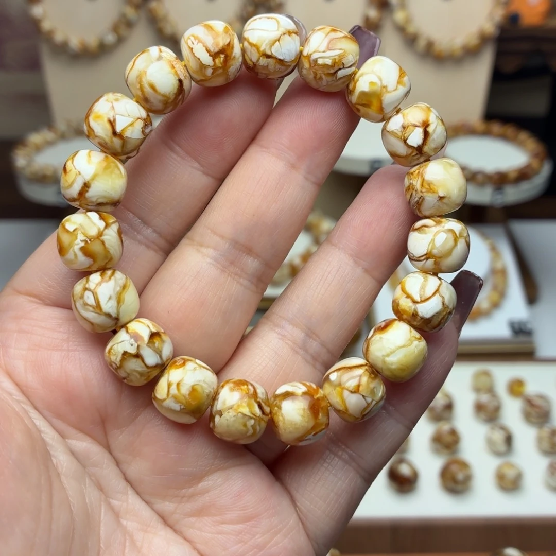 M***G11mm沁色精工老型手串一条