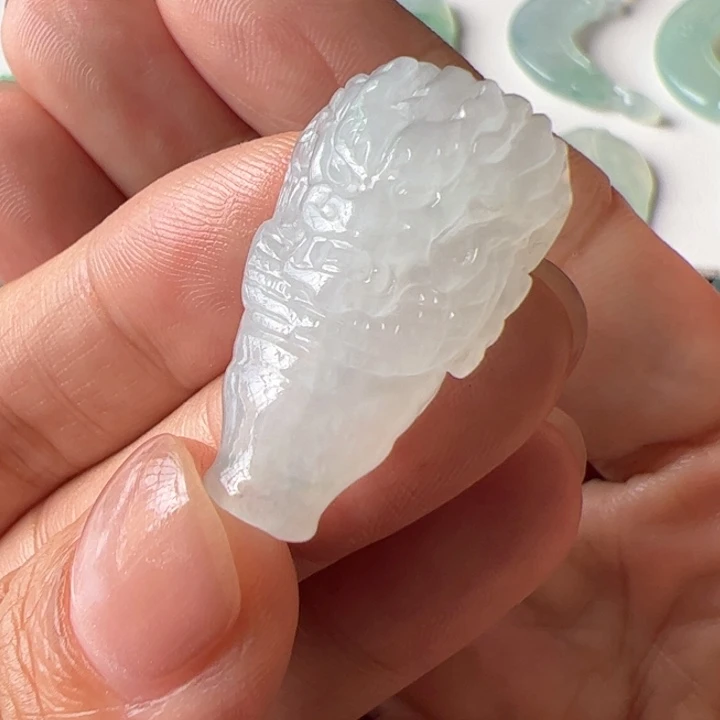 小***点定制翡翠未镶嵌龙头三通