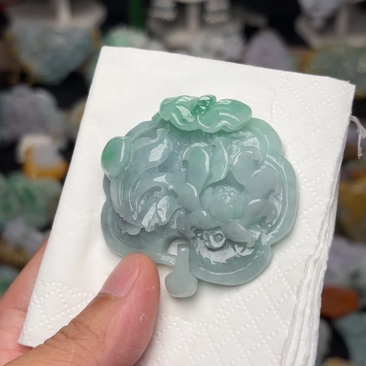 翡翠未镶嵌颈饰吊坠